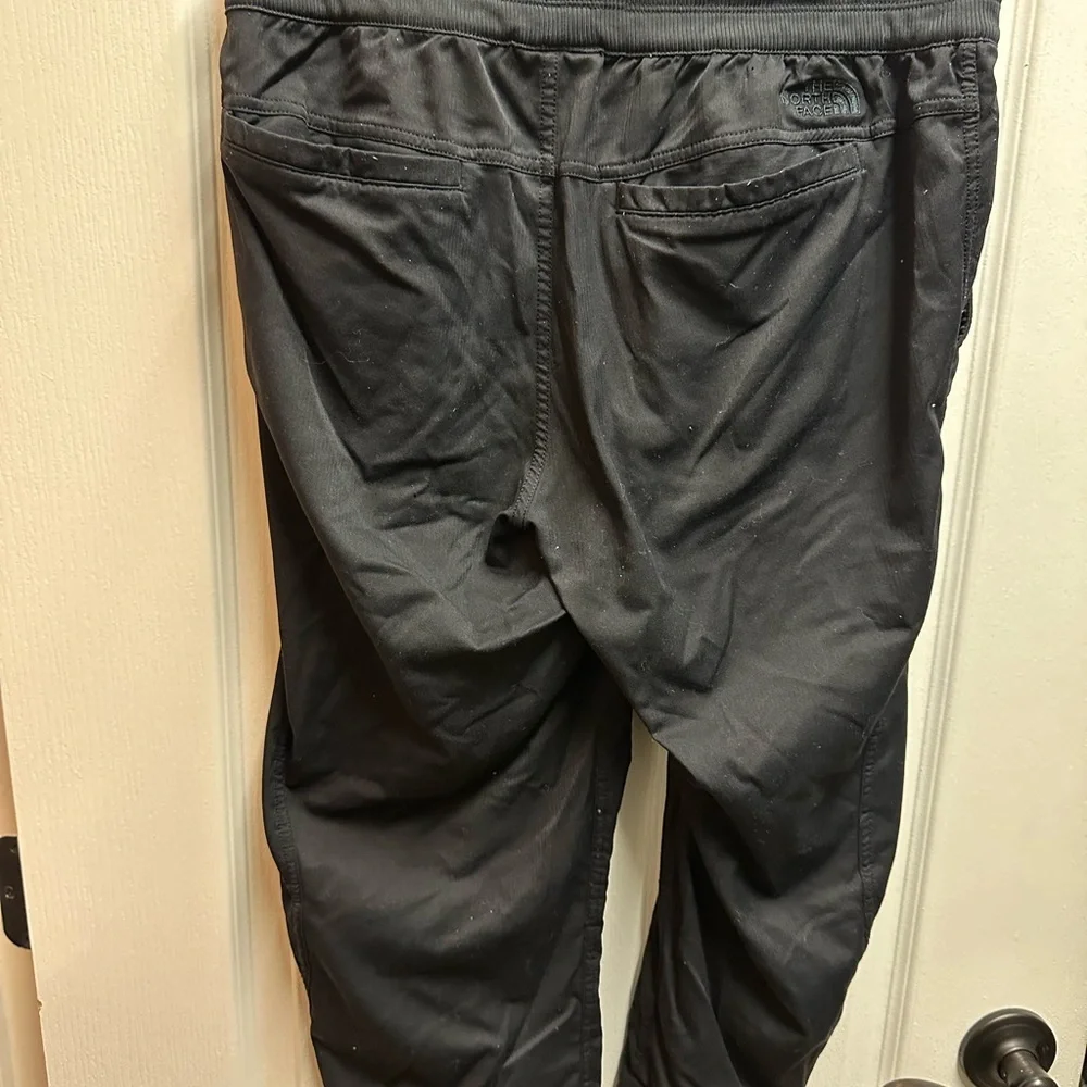 The North Face womens Black Jogger Pants size M/ NWOT B151